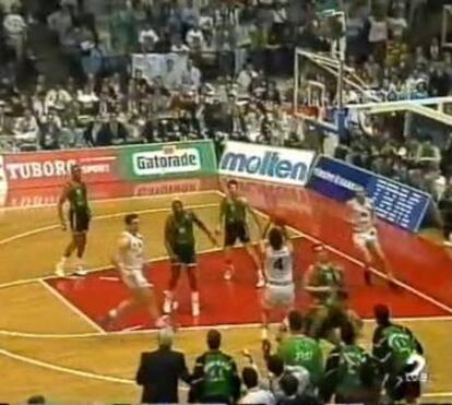 Momento del triple de Djordjevic en 1992.