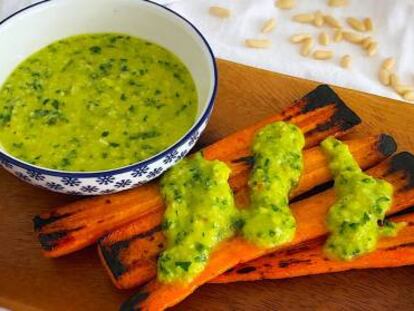 Zanahorias a la plancha con pesto de piña