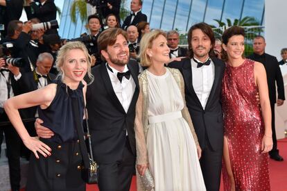 Los miembros del jurado de la sección Un Certain Regard del Festival de Cannes, de izquierda a derecha: Jessica Hausner, Diego Luna, Marthe Keller, Rubén Ostlund y Celine Sallette.