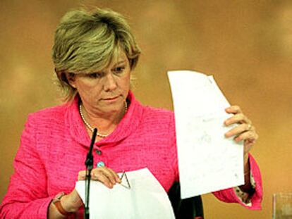 La ministra de Educación, Pilar del Castillo, tras la reunión del Consejo de Ministros de ayer.