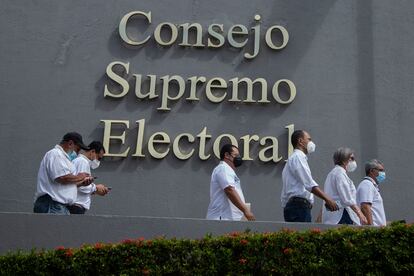 Miembros del partido Ciudadanos por la Libertad llegan al Consejo Supremo Electoral de Nicaragua
