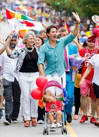 Trudeau, con su hijo pequeño, en el último Día del Orgullo gay en Vancouver.