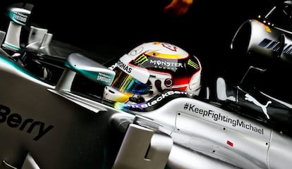 Lewis Hamilton, a bordo de su Mercedes.