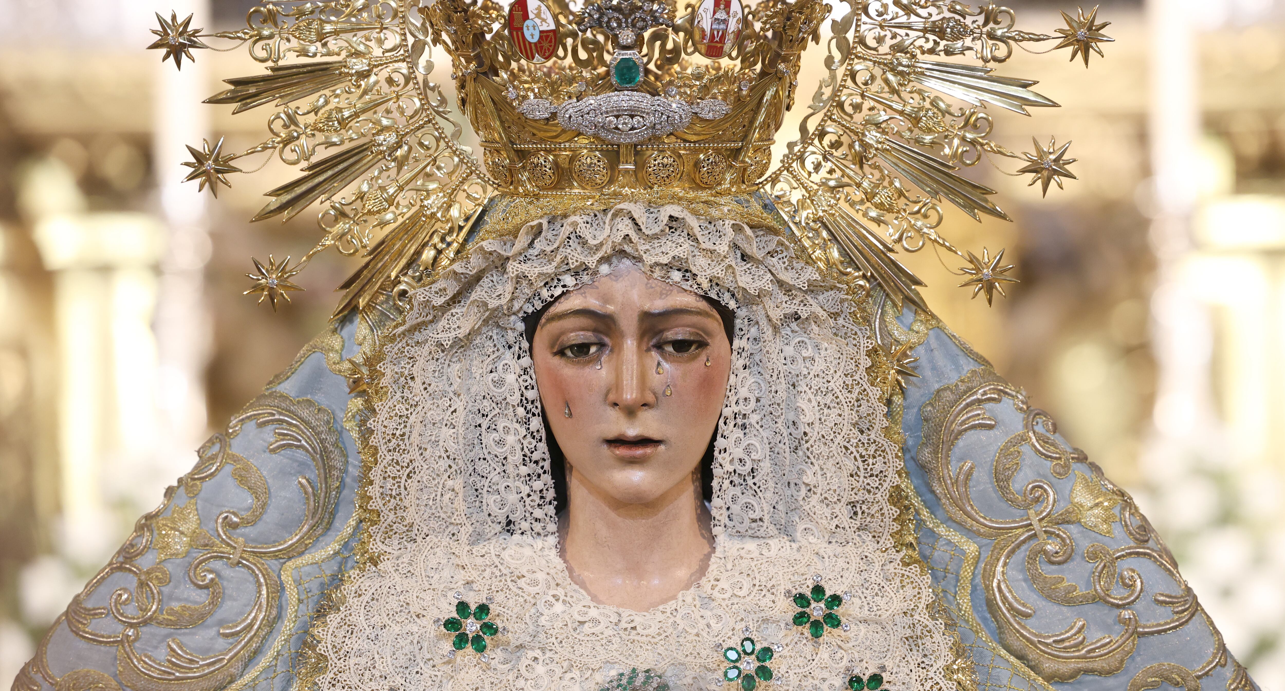 La virgen de La Macarena después de ser restaurada.