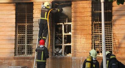 Imagen del incendio, cedida por el Ayuntamiento de Los Palacios.