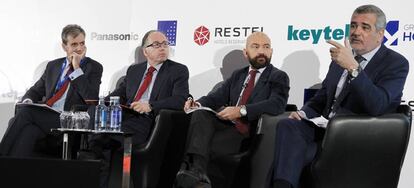 Juan Alfaro, presidente de Renfe; Luis Gallego, presidente ejecutivo de Iberia; Jaime García Legaz, presidente de Aena y Adolfo Utor, presidente de Balearia.