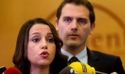 In&eacute;s Arrimadas y Albert Rivera, el martes en una reuni&oacute;n con empresarios en Barcelona.