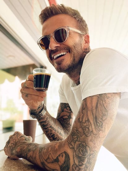 Estas imágenes, que el propio Beckham ha compartido en sus redes, demuestran su afición por las monturas 'retro'.