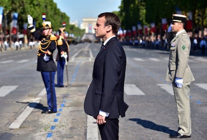 Macron dará un breve discurso tras el desfile, desde la tribuna presidencial, para "recordar el significado de esta fiesta nacional, que ahora es también el aniversario de un atentado que enlutó Francia", indicaron fuentes de su entorno.