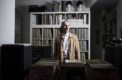 Ibon Errazkin, fotografiado en su casa de Madrid.