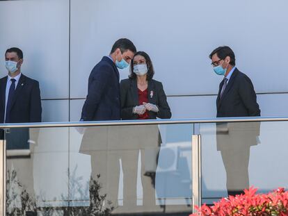 Visita del presidente del Gobierno, Pedro Sánchez, a la empresa Hersill en un polígono de Móstoles (Madrid).