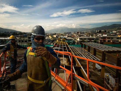 Vista de los trabajos del Metro de Quito.
