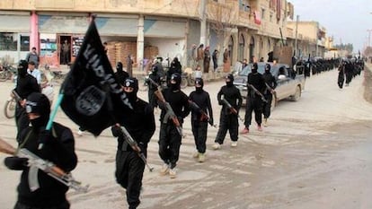 Imágenes de miembros del Estado Islámico en Raqa (Siria).