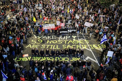 Un momento de la manifestación de este sábado en Tel Aviv en apoyo de los rehenes secuestrados por Hamás.  