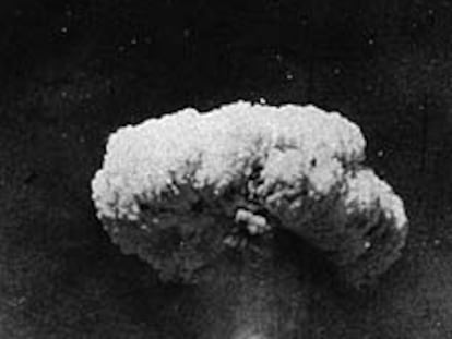 Aspecto del hongo atómico provocado por la bomba nuclear en Hiroshima en 1945.
