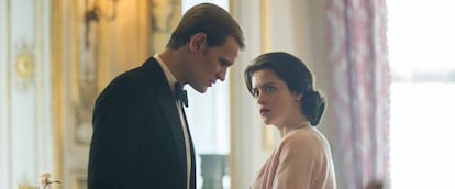 Claire Foy y Matt Smith en una escena de 'The Crown'.