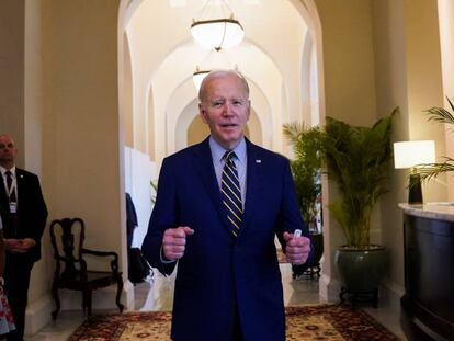 El presidente de EE UU Joe Biden celebra la victoria demócrata en el Senado