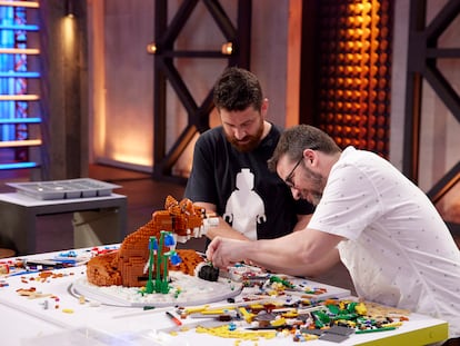 David Velásquez y Gus McLaren, en 'Lego Masters Australia'.