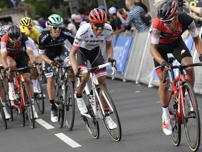Contador intenta responder al ataque de Porte en el repecho de Longwy, tercera etapa del Tour.