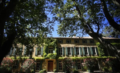 Fachada de la Abad&iacute;a de Pierredon, en la Provenza francesa tras la restauraci&oacute;n realizada por la familia Lafourcade.