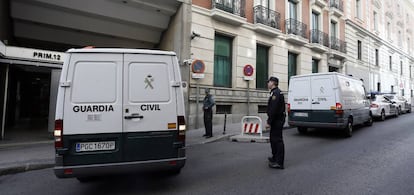 Un furgón de la Guardia Civil en los Juzgados de la Audiencia Nacional.