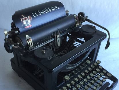 Máquina de escribir de L.C Smith & Bros Company, de principios del siglo XX y perteneciente a la colección Del Olmo y Vilas.