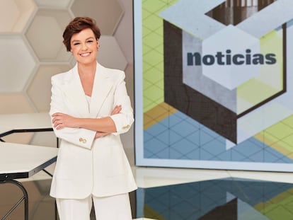 Cristina Villanueva, en el plató de 'laSexta Noticias'.