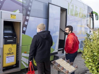 El bibliocajero que combina servicios para el medio rural de Salamanca