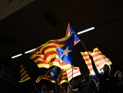 Banderas esteladas, durante un mitin de una candidatura independentista.