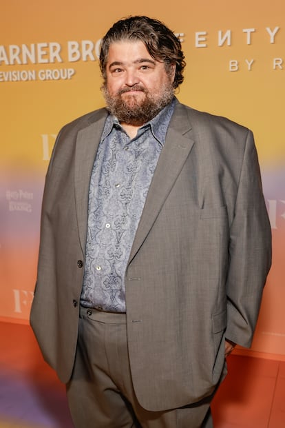 JORGE GARCIA (fotografiado en 2024) – Poco después del final de la serie pudimos verlo junto a Goya Toledo y Aitana Sánchez-Gijón en la española 'Maktub' dirigida por Paco Arango, pero su medio ha sido la televisión. Ha sido estrella invitada en series como 'Cómo conocí a vuestra madre', donde interpretó a Blitz, el tipo que se iba de los sitios justo antes de que pasasen las cosas divertidas. Encontró acomodo en 'Alcatraz', una serie sobre la prisión inexpugnable que no cumplió las expectativas. Más longevo fue su paso por 'Hawaii 5-0' y ahora podemos verle en 'Bookie', la nueva serie de Chuck Lorre, creador de 'Dos hombres y medio' y 'The Big Bang Theory'.
