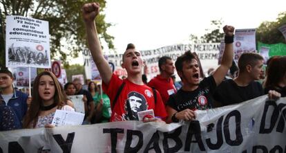 Manifestación de estudiantes ayer en Madrid, contra los recortes y la ley Wert.