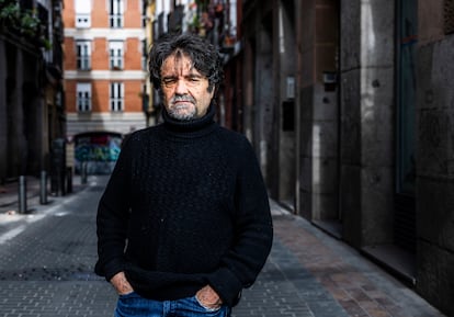 Juan Casamayor, editor de Páginas de Espuma, en Malasaña, Madrid.