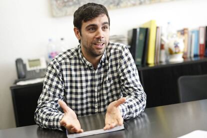 El alcalde de Argentona, expulsado de la CUP, admite abusos a una mujer pero no cesa en el cargo. Foto: Pau Barrena/AFP