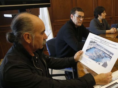 Un momento de la rueda de prensa de los responsables de la cofradía donostiarra y de la federación guipuzcoana en el Ayuntamiento.