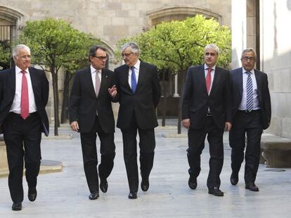 Mas y Torres-Dulce se reúnen en el Palau de la Generalitat.