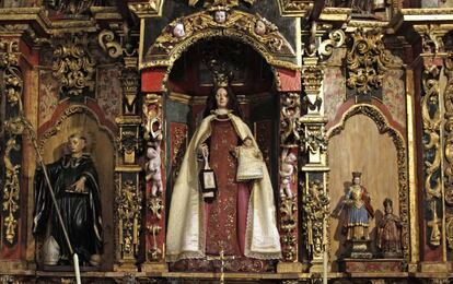 Retablo de la iglesia de Santa María de Bora en Pontevedra, una de las restauraciones investigadas.