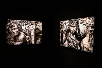 Imagens feitas por Sebastião Salgado e expostas em 'Gold - Mina de Serra Pelada'.