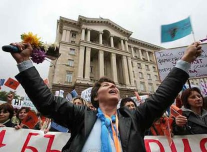 Una profesora búlgara en una manifestación contra la política de educación del Gobierno, el pasado octubre en Sofía.