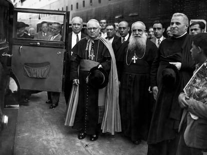 El bisbe Irurita (amb ulleres) a Buenos Aires, el setembre de 1934.