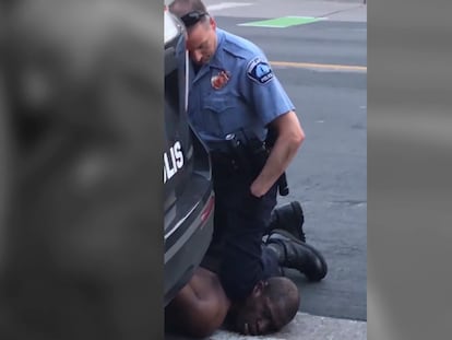 Derek Chauvin, durante el arresto el 25 de mayo de George Floyd en Minneapolis, EE UU.