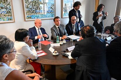 Macron, Lula, Ptro y Fernández durante la reunión con Delcy Rodríguez y Gerardo Blyde el lunes en Bruselas.