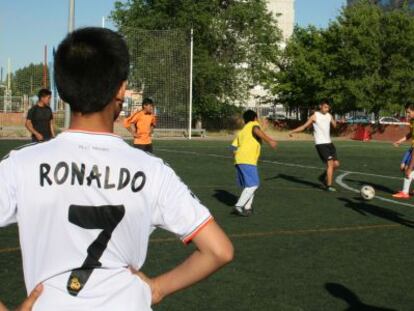 Estudiantes de la Escuela Orcasur sin Fronteras durante un entrenamiento.