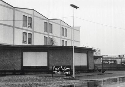 El primer taller Flexform di Galimberti abrió sus puertas en 1959. En los setenta sus herederos lo industrializaron.
