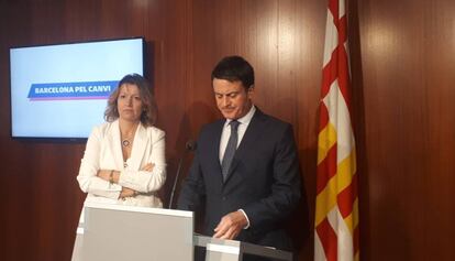 Manuel Valls y Eva Parera, en el Ayuntamiento de Barcelona, el pasado martes.
 