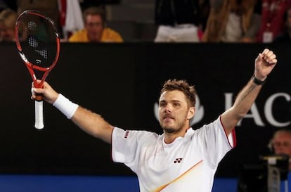 Wawrinka celebra la victoria ante Djokovic