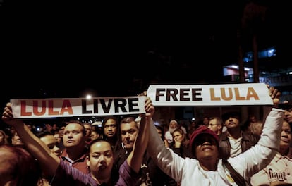 Seguidores de Lula se manifiestan en São Paulo, este domingo. 