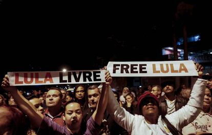 Seguidores de Lula se manifiestan en São Paulo, este domingo.