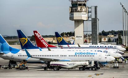 Aviones en el aeropuerto de Girona.