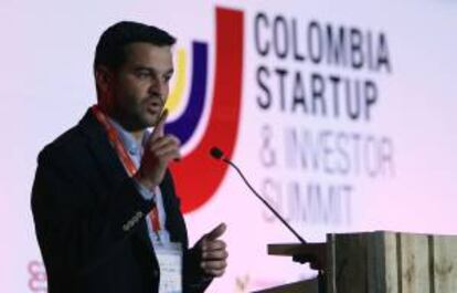 El consejero delegado de Wayra, la aceleradora de proyectos de emprendimiento del grupo Telefónica, Gonzalo Martín Villa, habla en el "Startup & Investor Summit".
