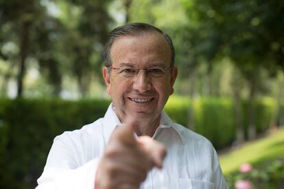 Heriberto Manuel Galindo Senador suplente del senador Mario Zamora Gastélum, por el Partido Revolucionario Institucional.